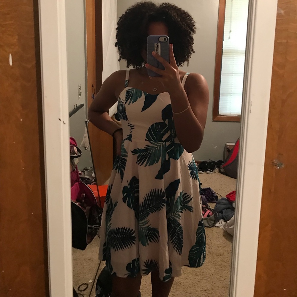 Old navy light pink and leaf dress